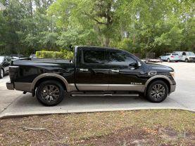 Nissan Titan Crew Cab - Thumbnail 9