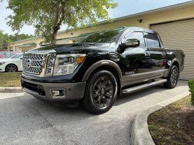 Nissan Titan Crew Cab - Thumbnail 3