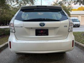 Toyota Prius V - Thumbnail 12