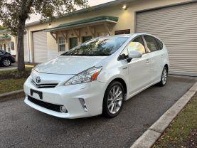 Toyota Prius V - Thumbnail 3