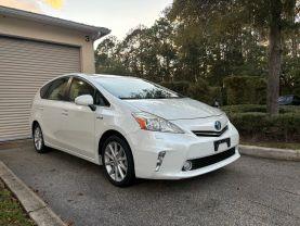 Toyota Prius V - Thumbnail 7