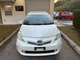 Toyota Prius V - Thumbnail 4