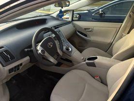 Toyota Prius - Thumbnail 6