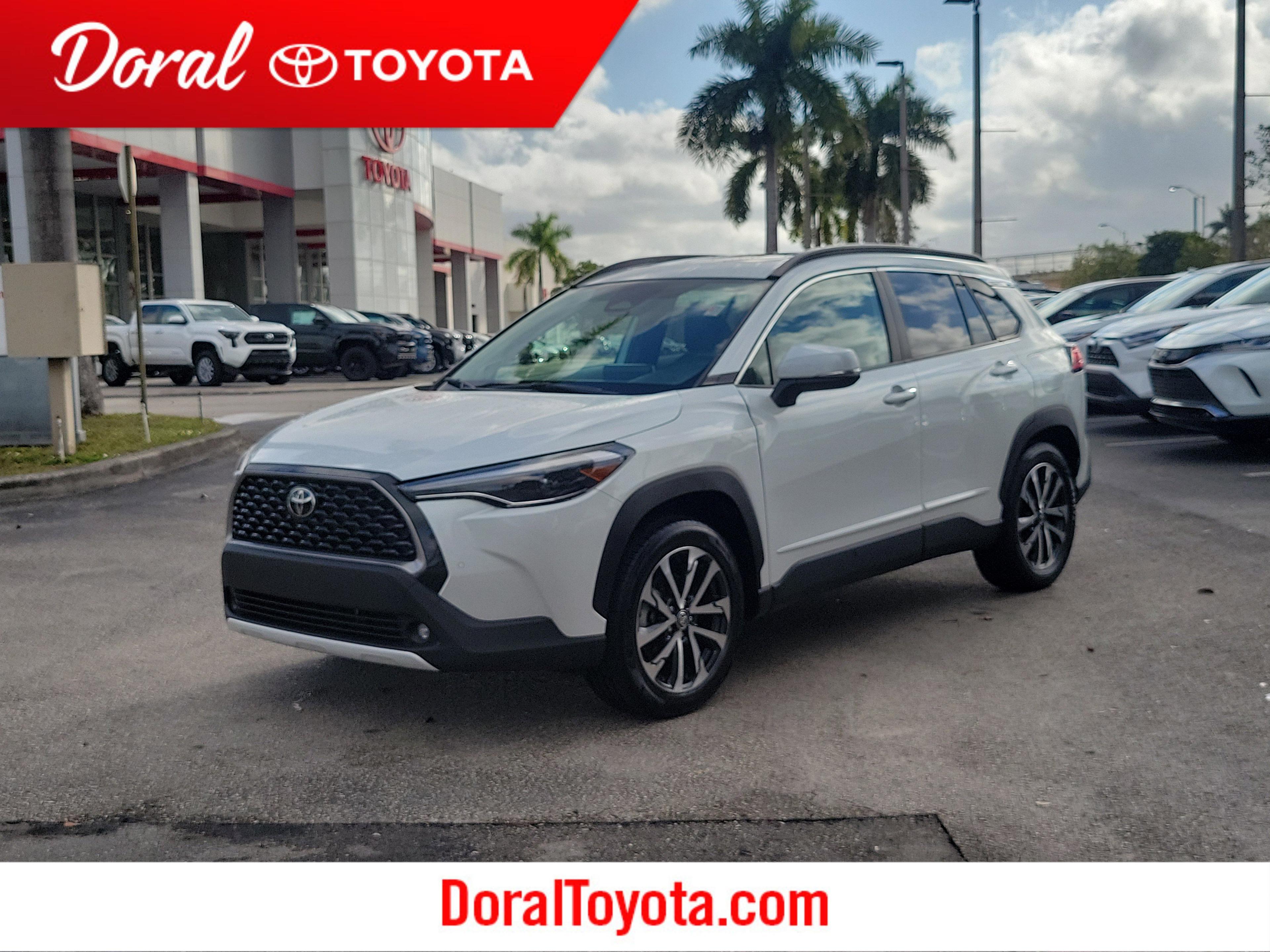 Toyota Corolla Cross Xle Fwd - Thumbnail 2