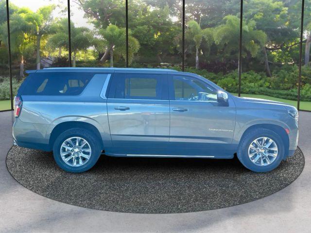 CHEVROLET SUBURBAN - Thumbnail 4