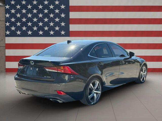 LEXUS IS - Thumbnail 5