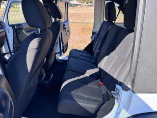 Jeep Wrangler Unlimited - Thumbnail 19