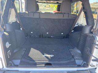 Jeep Wrangler Unlimited - Thumbnail 20