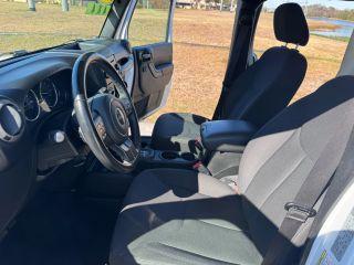 Jeep Wrangler Unlimited - Thumbnail 17