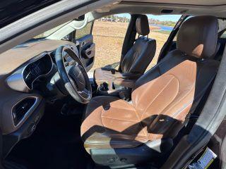 Chrysler Pacifica - Thumbnail 18