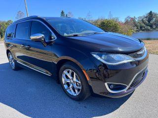 Chrysler Pacifica - Thumbnail 8