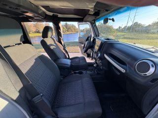 Jeep Wrangler - Thumbnail 16