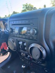 Jeep Wrangler - Thumbnail 2