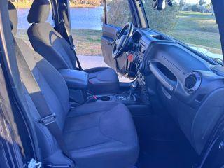 Jeep Wrangler - Thumbnail 15