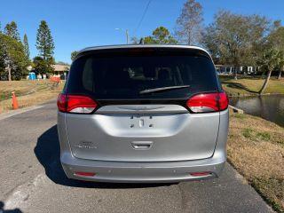 Chrysler Pacifica - Thumbnail 14