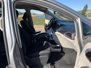 Chrysler Pacifica - Thumbnail 19