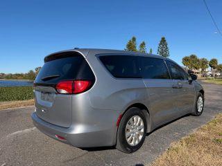 Chrysler Pacifica - Thumbnail 12