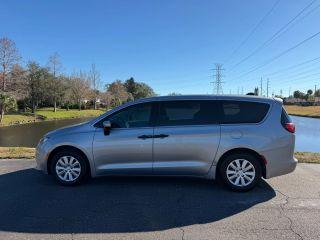 Chrysler Pacifica - Thumbnail 11