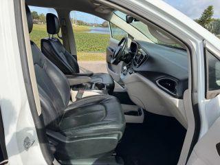 Chrysler Pacifica - Thumbnail 20