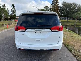 Chrysler Pacifica - Thumbnail 14