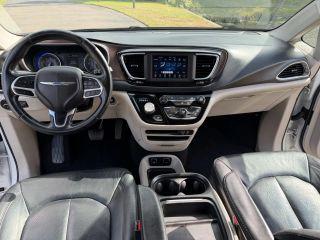 Chrysler Pacifica - Thumbnail 15