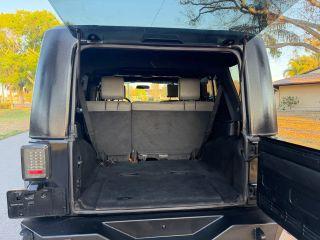 Jeep Wrangler - Thumbnail 15