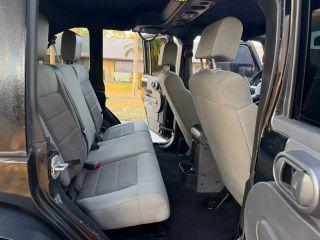 Jeep Wrangler - Thumbnail 3