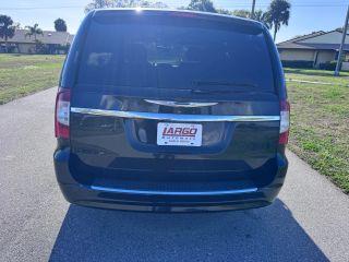 Chrysler Town & Country - Thumbnail 14