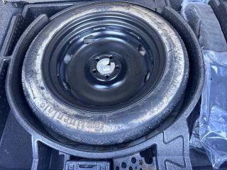 Volkswagen Tiguan - Thumbnail 5