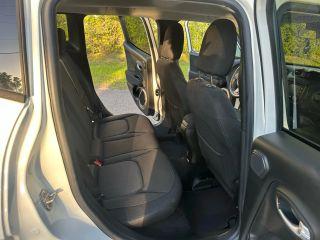 Jeep Renegade - Thumbnail 19