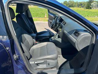 Volkswagen Jetta - Thumbnail 19