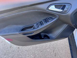 Ford Focus - Thumbnail 2