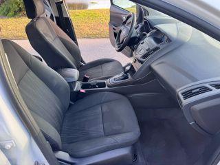 Ford Focus - Thumbnail 17