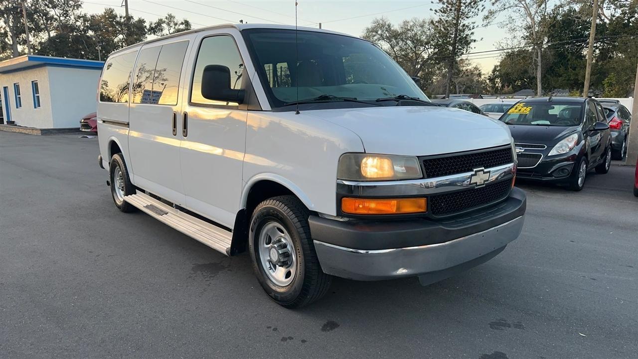 Chevrolet Express Passengerrwd 3500 135" 1Lt - Thumbnail 3