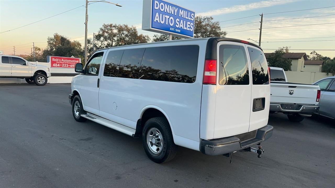 Chevrolet Express Passengerrwd 3500 135" 1Lt - Thumbnail 10