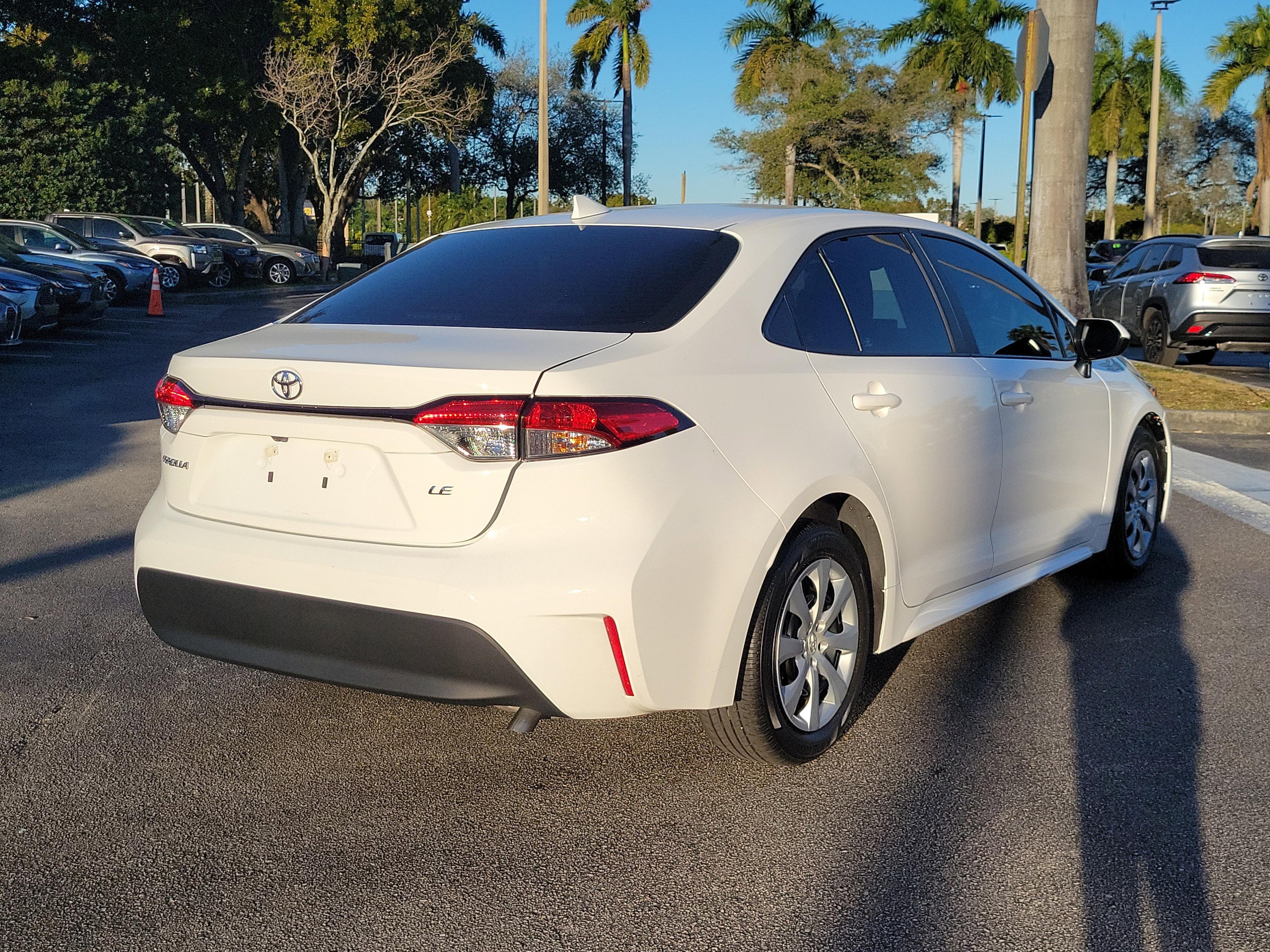 Toyota Corolla Le Fwd - Thumbnail 5