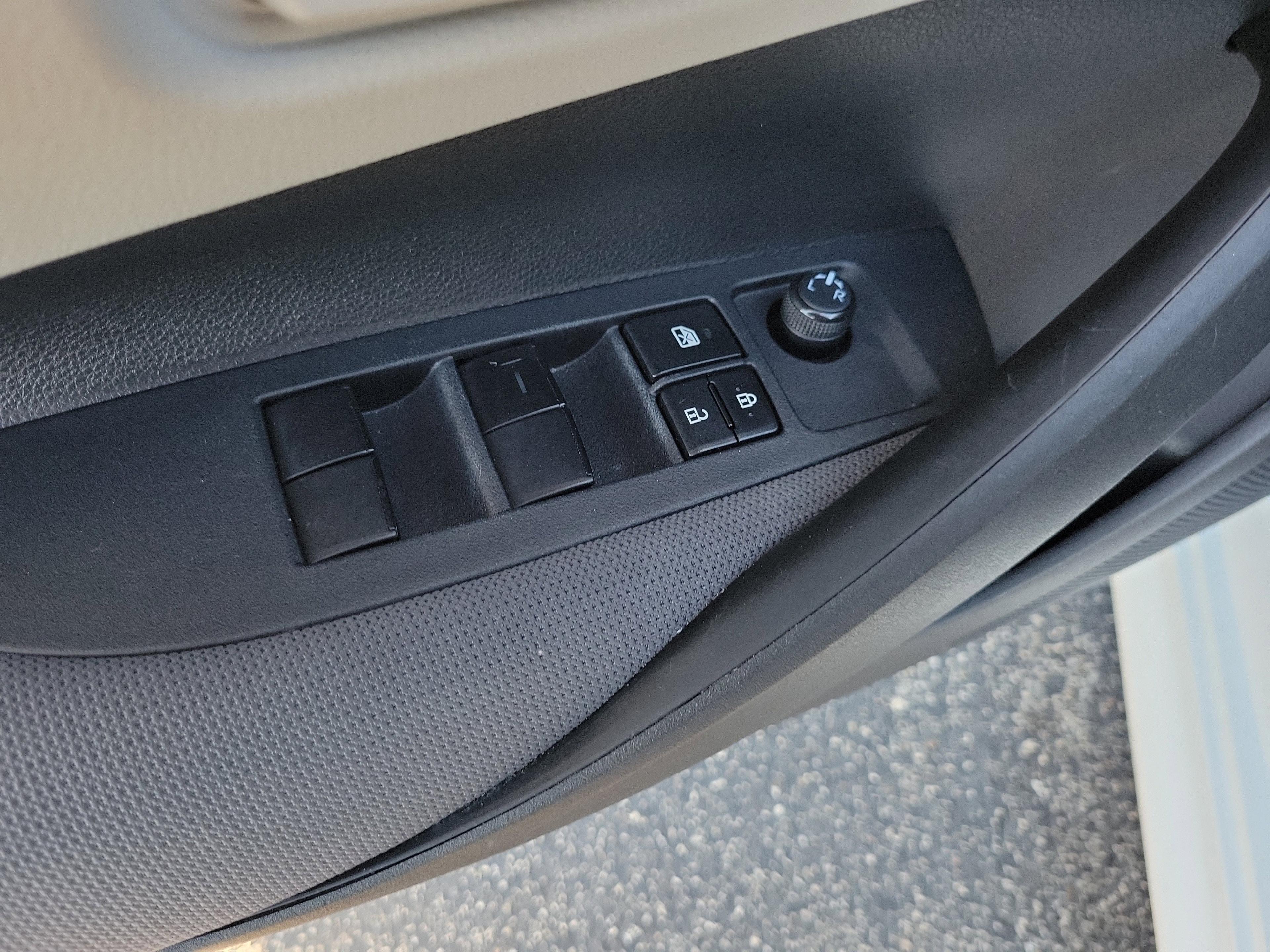 Toyota Corolla Le Fwd - Thumbnail 15