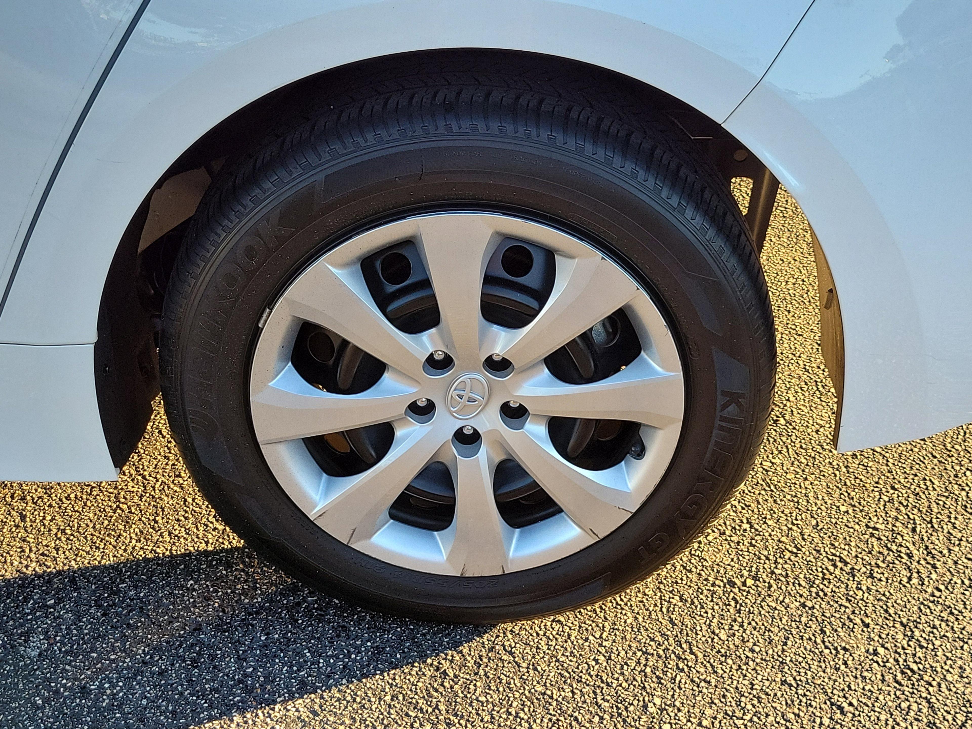 Toyota Corolla Le Fwd - Thumbnail 8