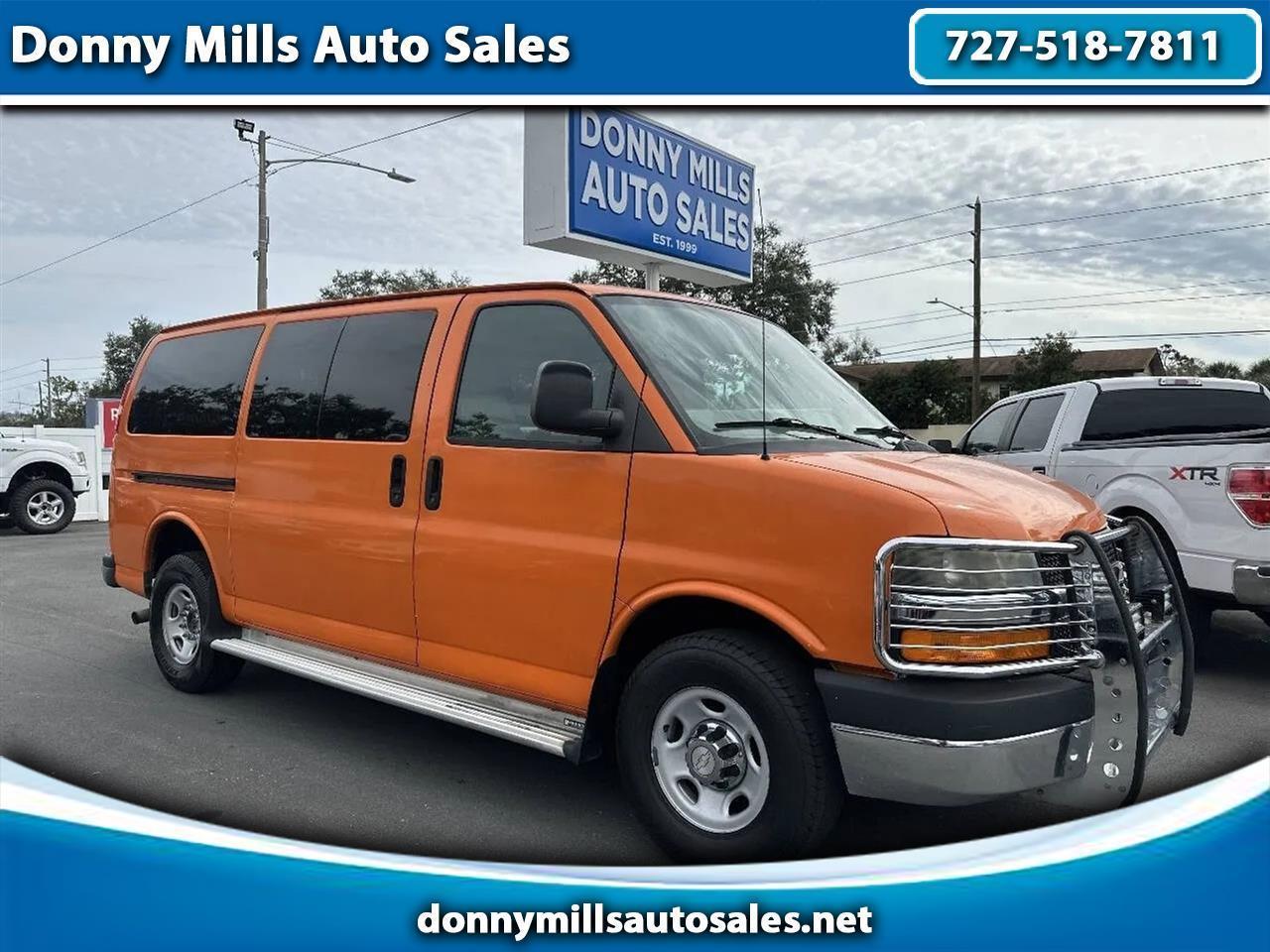 Chevrolet Express Passengerrwd 3500 135" Lt W/1Lt - View 1