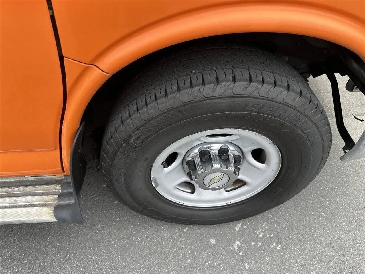 Chevrolet Express Passengerrwd 3500 135" Lt W/1Lt - Thumbnail 19