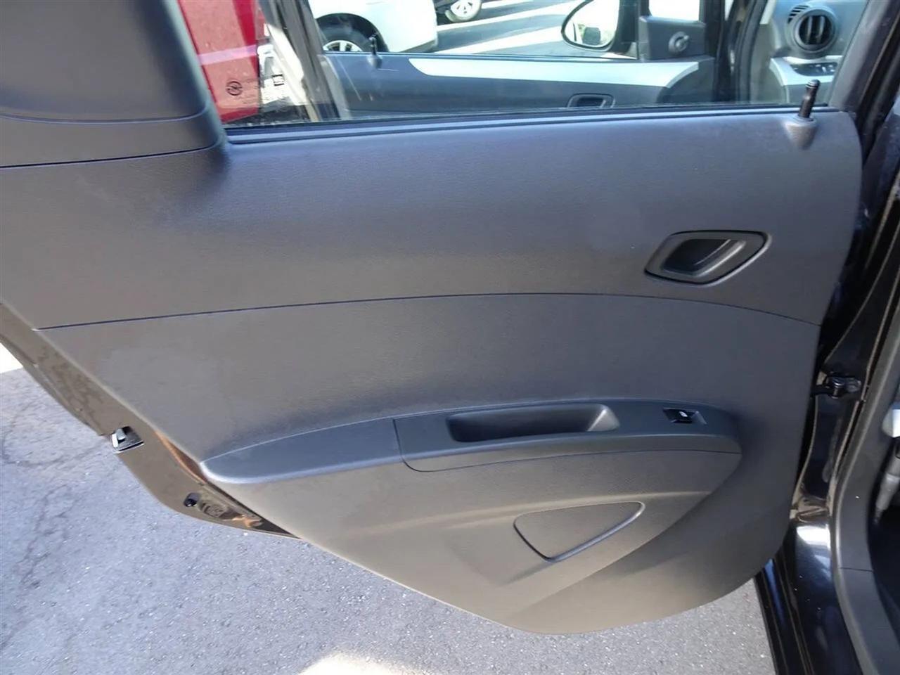 Chevrolet Spark5Dr Hb Cvt Ls - Thumbnail 16