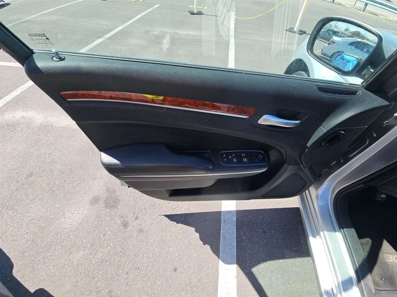 Chrysler 3004Dr Sdn V6 Rwd - Thumbnail 9