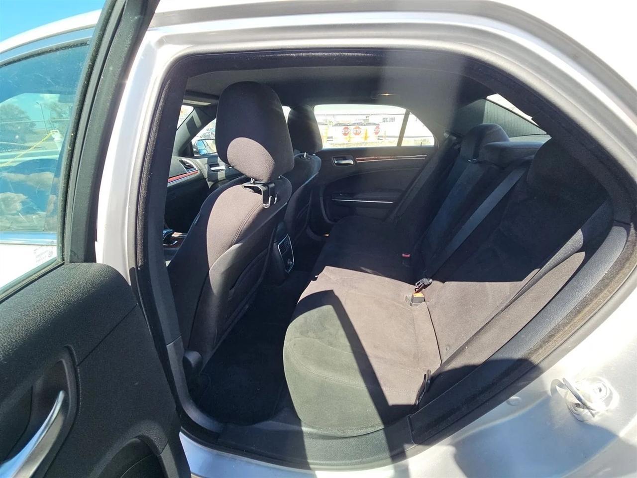 Chrysler 3004Dr Sdn V6 Rwd - Thumbnail 12