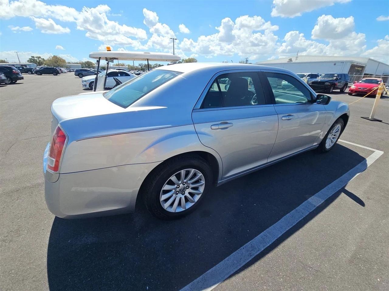 Chrysler 3004Dr Sdn V6 Rwd - Thumbnail 4