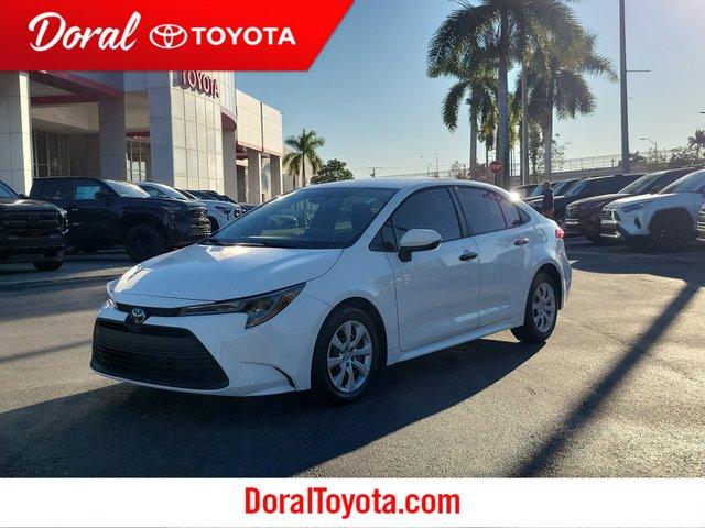 Toyota Corolla Le Fwd - View 1