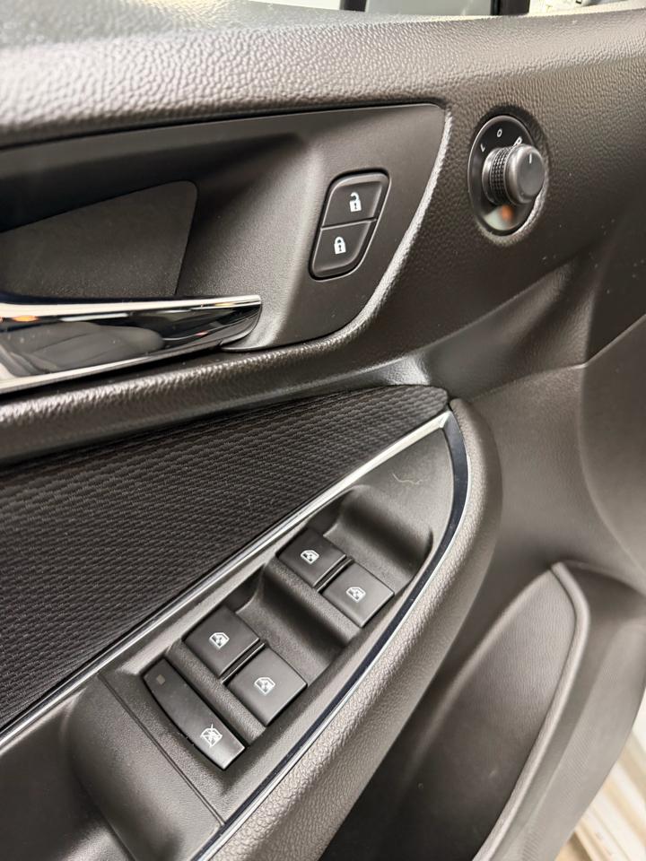 Chevrolet Cruzelt Auto Hatchback - Thumbnail 14