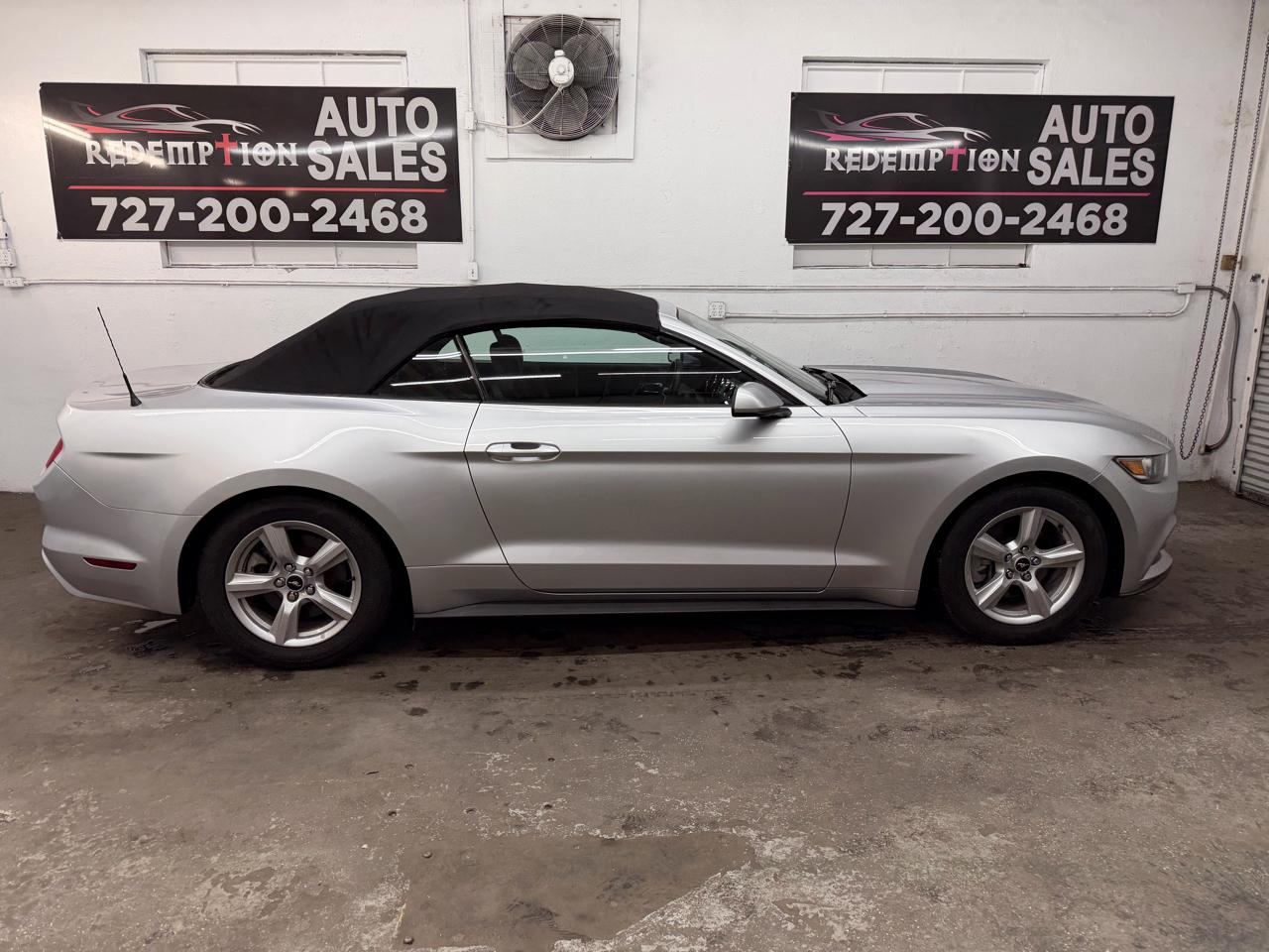 Ford Mustangv6 Convertible - Thumbnail 3