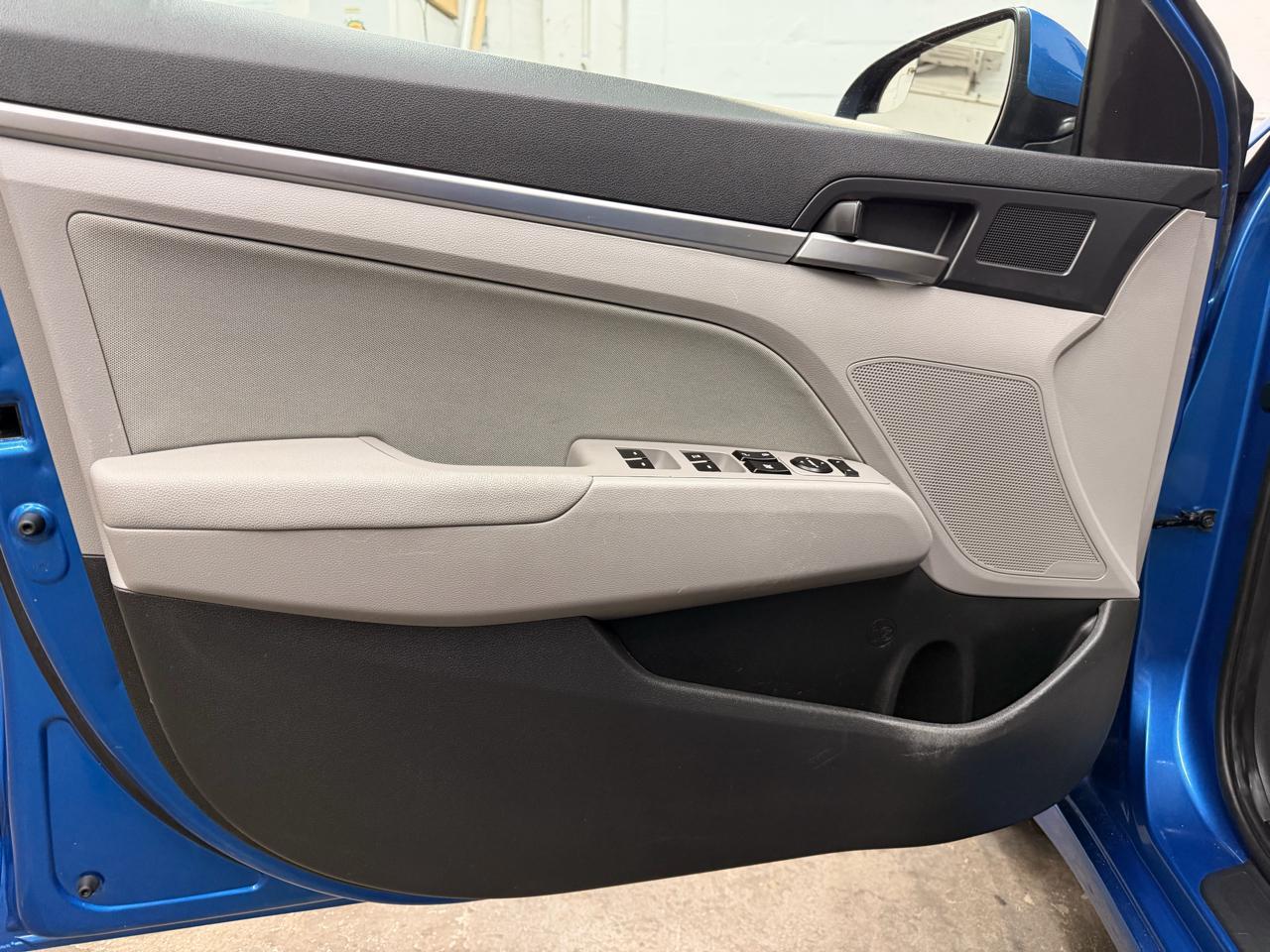 Hyundai Elantravalue Edition 6A - Thumbnail 13