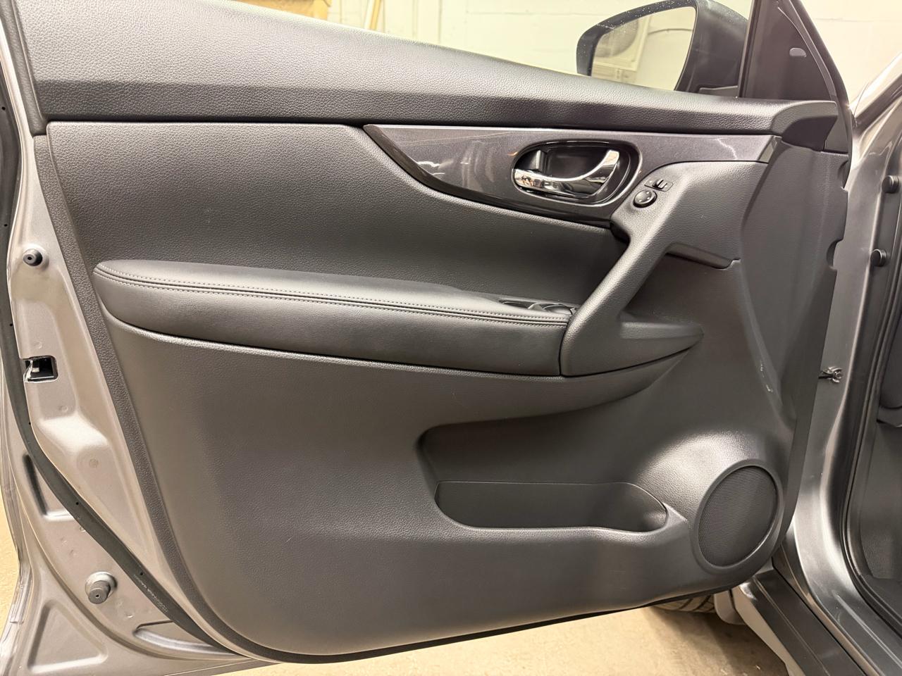 Nissan Roguesv 2Wd - Thumbnail 13