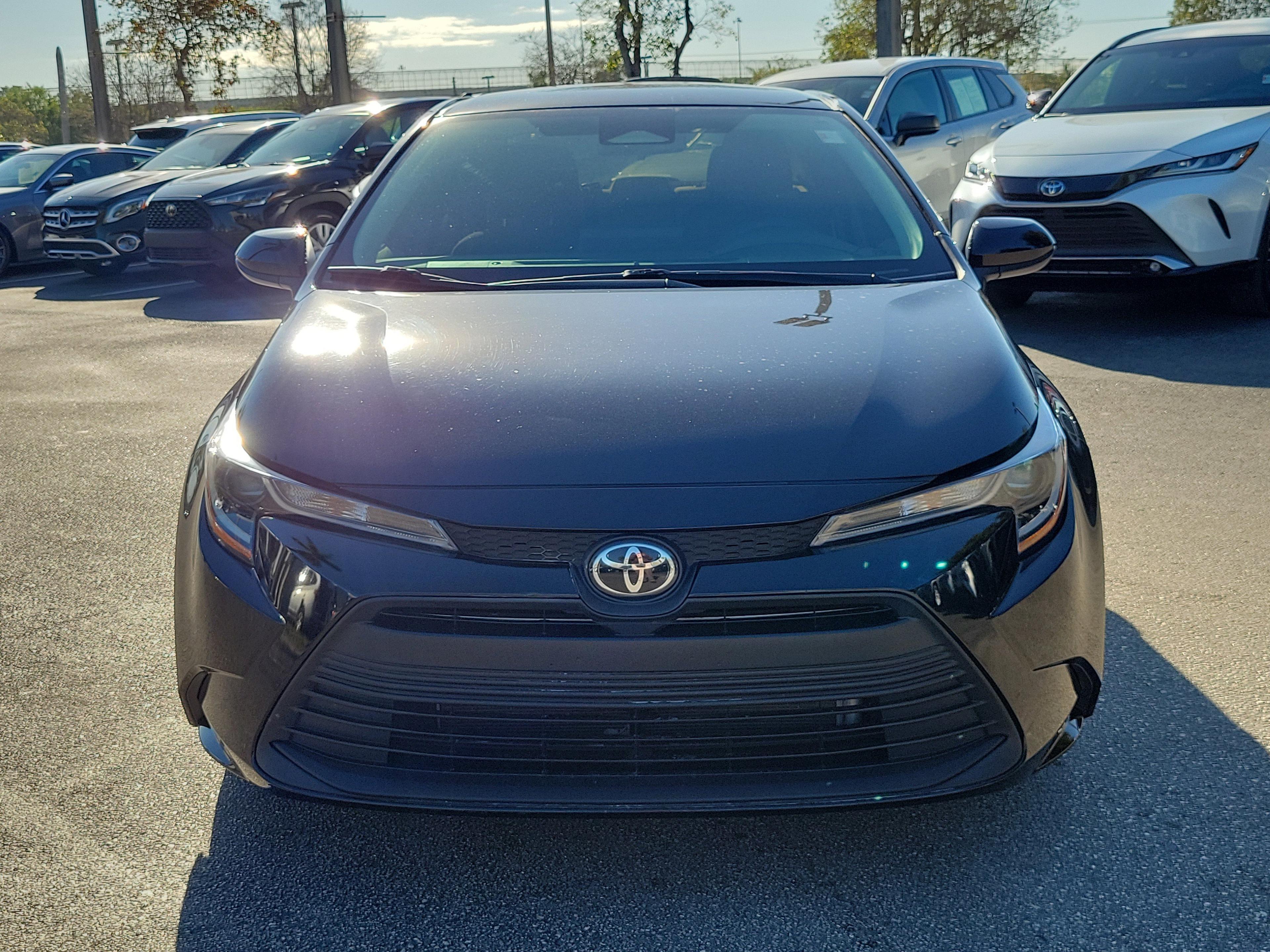 Toyota Corolla Le Fwd - Thumbnail 3